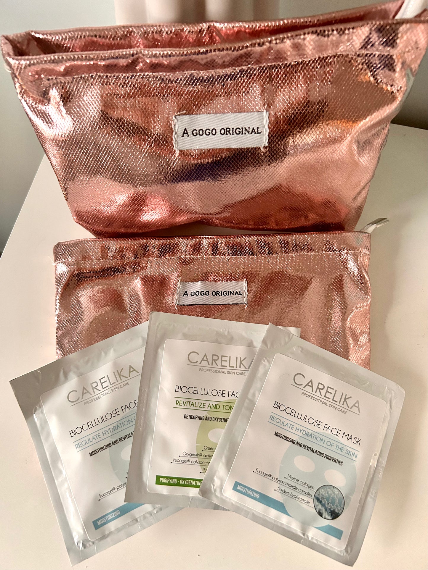Beauty tasje met 3 Biocellulose face maskers Hyaluronic en Detox