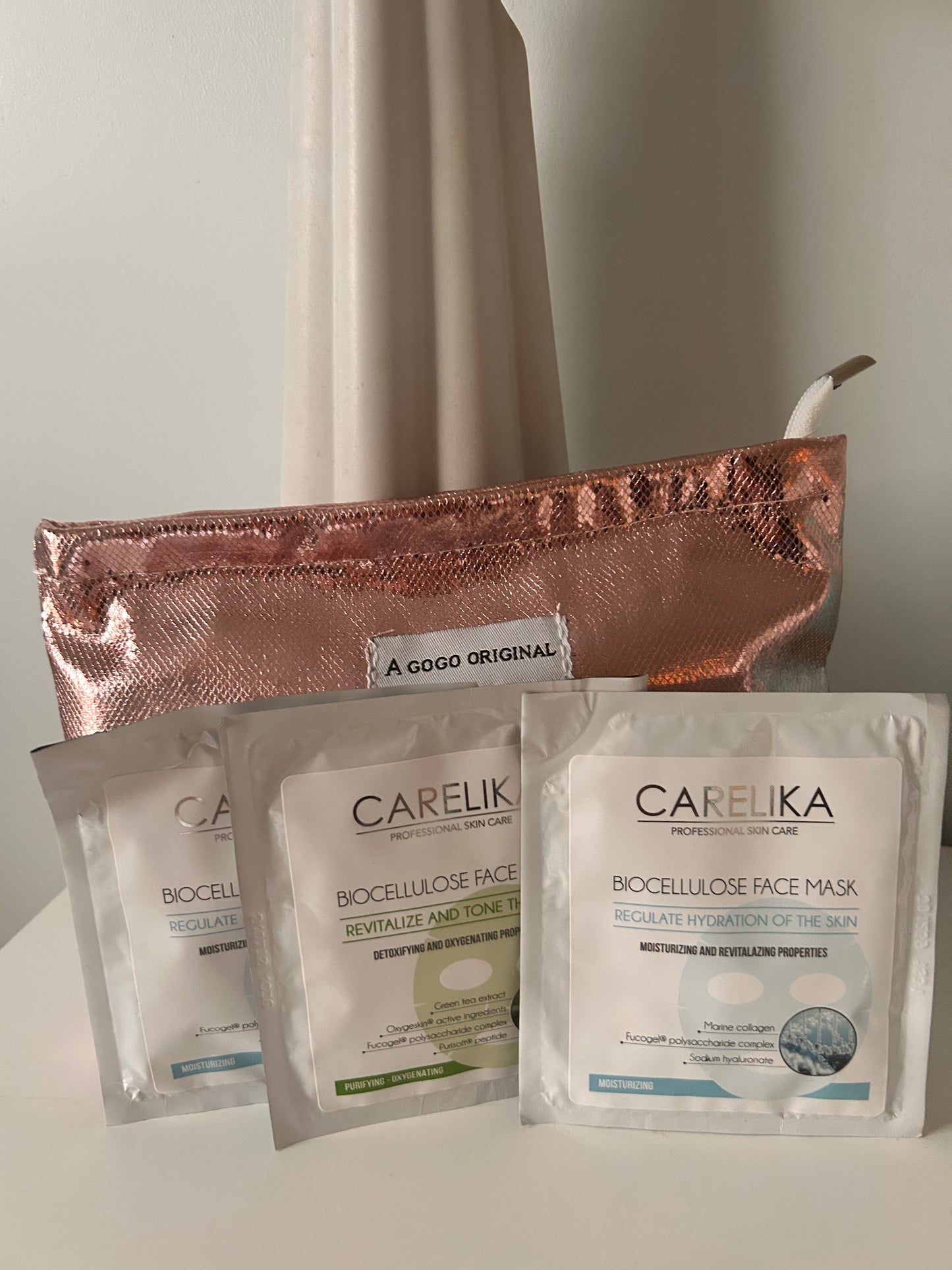 Beauty tasje met 3 Biocellulose face maskers Hyaluronic en Detox